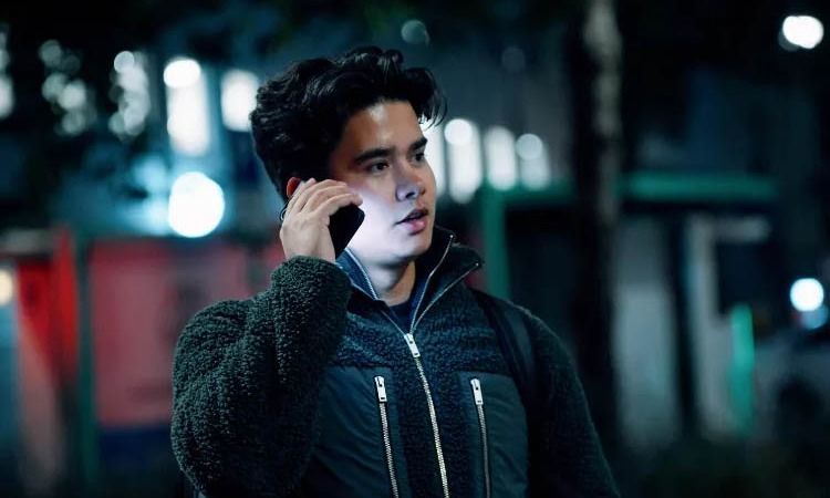 Isak på telefonen