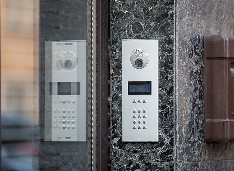 callinganlegg eller dørlås