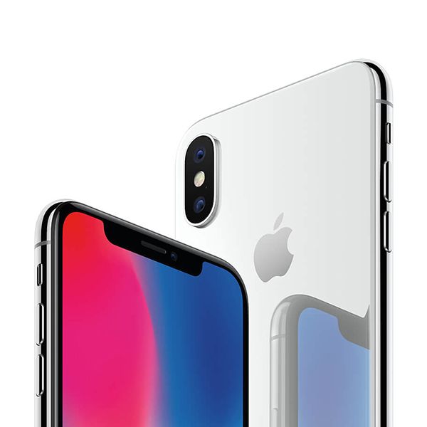 iPhone X i fargen sølv