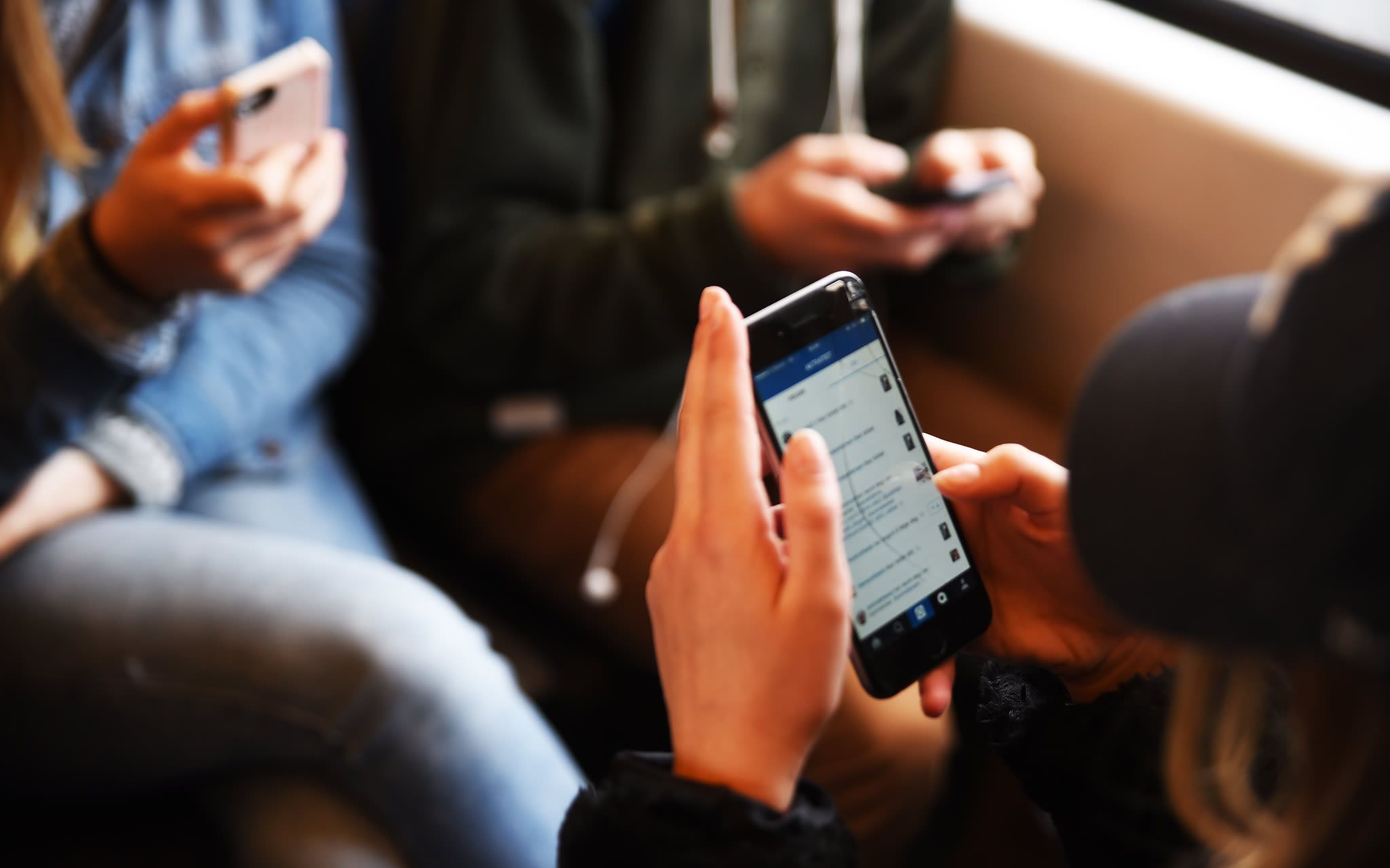 75 prosent er positive til en frivillig app som sporer deg for å bekjempe en alvorlig smittsom sykdom, viser en undersøkelse fra Telenor. Foto: Martin Fjellanger