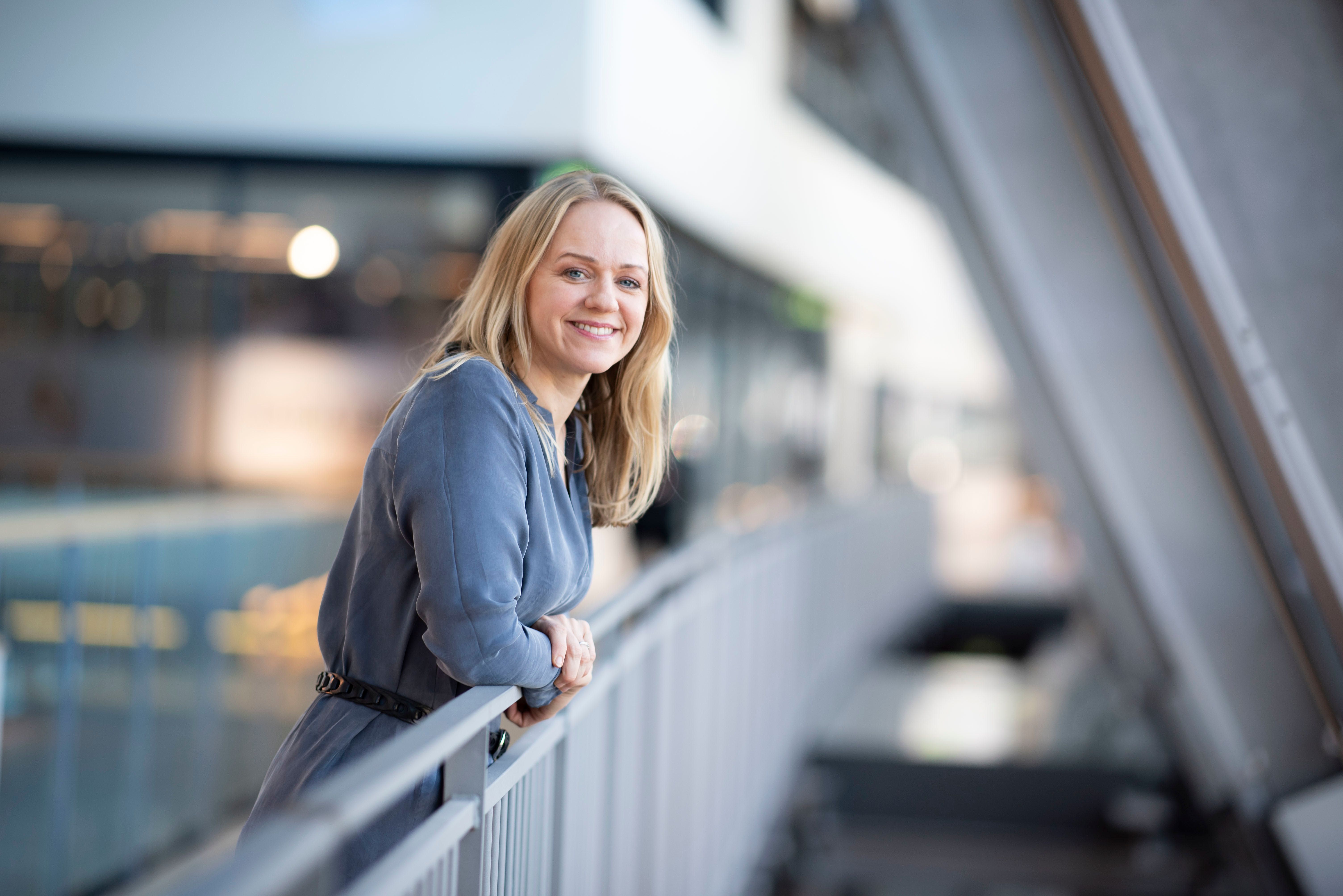 Telenor lanserer nå nye, høyere 5G-hastigheter på Trådløst bredbånd, med nytt topp-produkt på 500 Mbps, forteller Camilla Amundsen, leder for TV og bredbånd i Telenor.