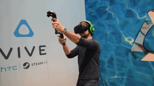 Mann spiller VR-spill