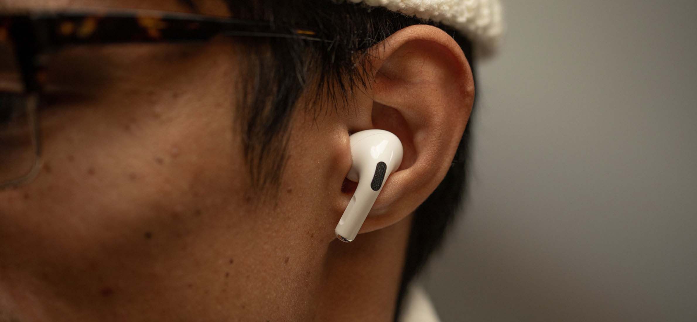 AirPods Pro sitter godt i ørene