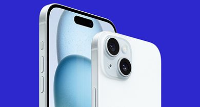 iphone 15 i fargen blå på en blå bakgrunn