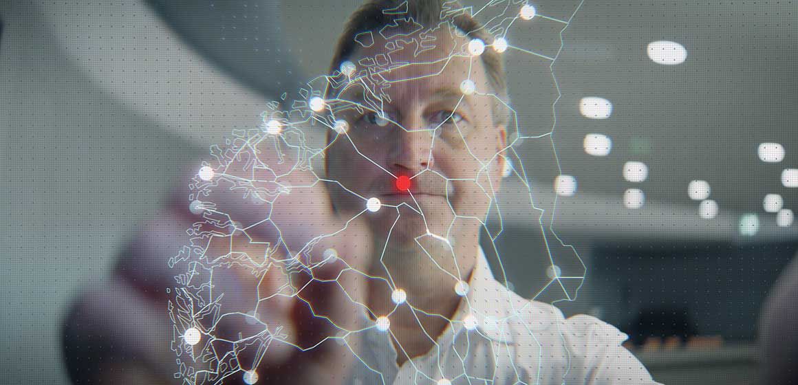 Telenor-tekniker installerer fibernett i en norsk boligblokk