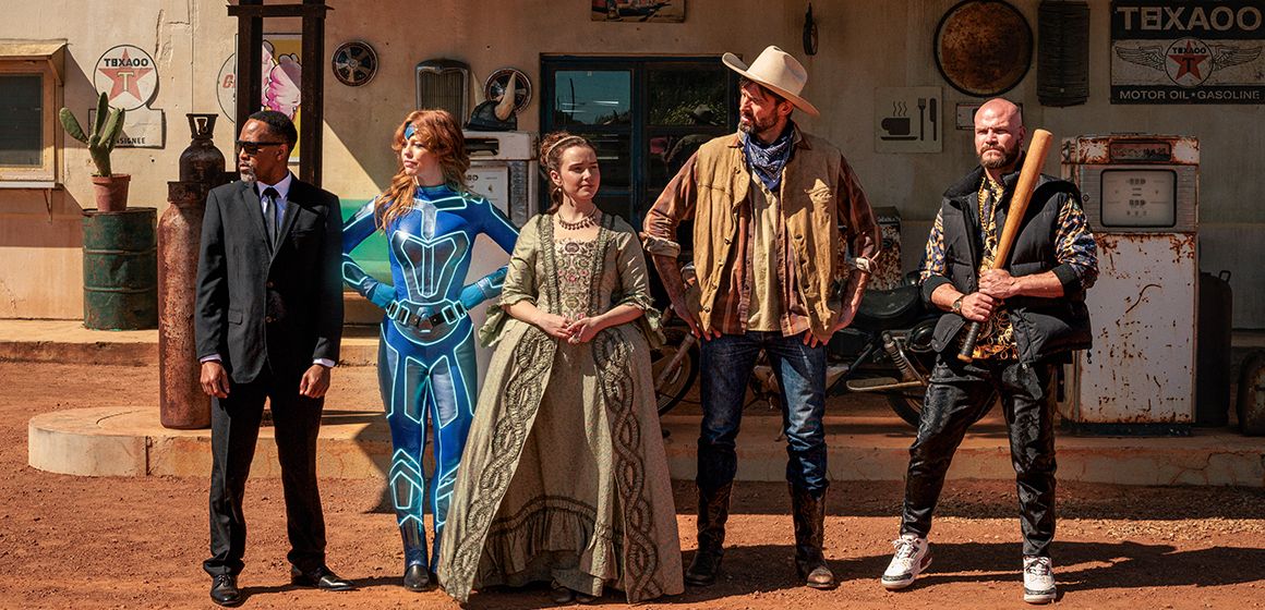 Bilde fra Streamix som viser flere karakterer i forskjellige klær.