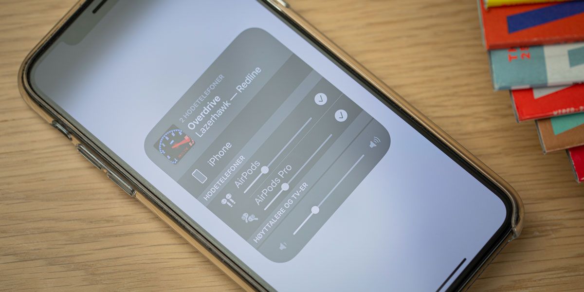 Smarttelefon med åpent volumpanel