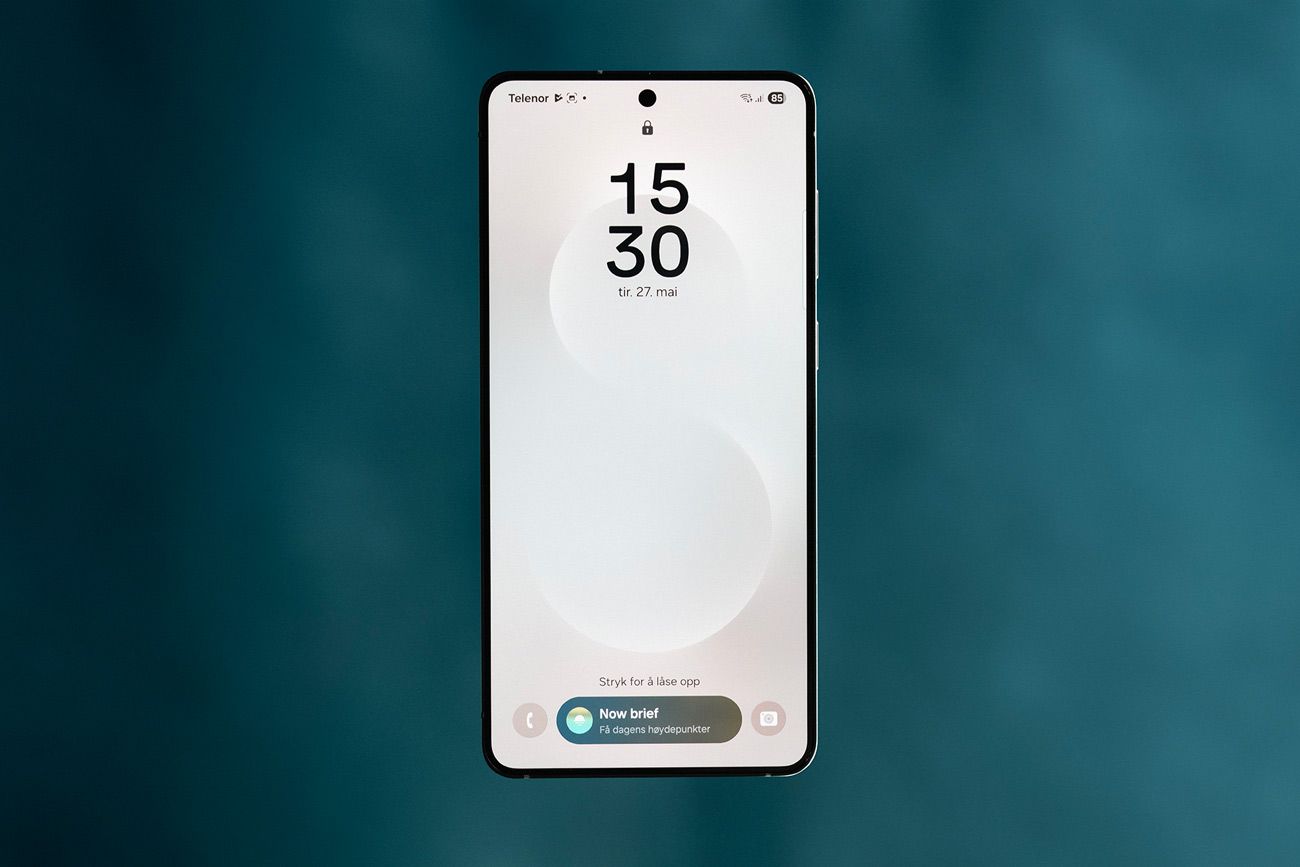 Flott skjerm på en Samsung Galaxy S25 Edge