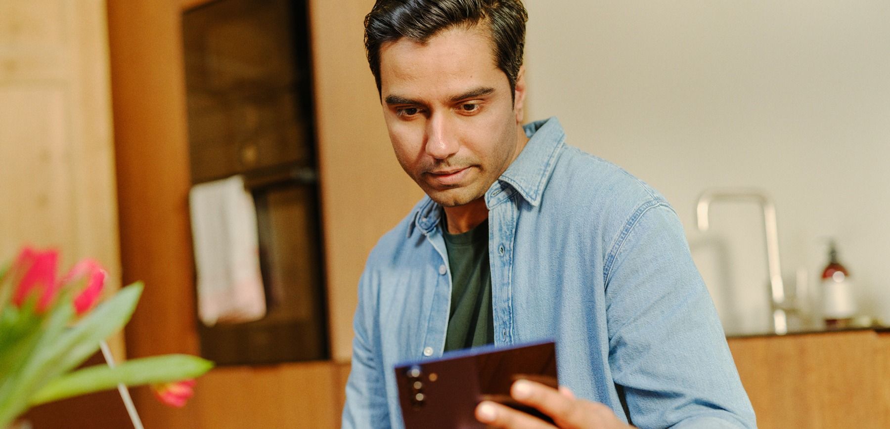 Scroller du mye, øker sjansen for at du blir utsatt for nettsvindel