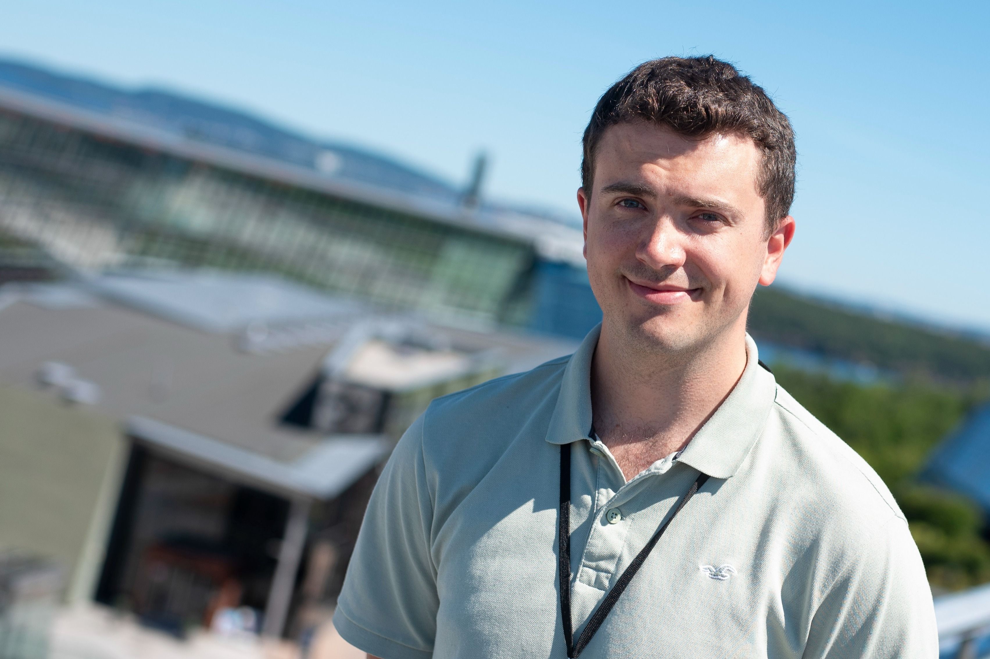 Carl Emil Hattestad (30) er en lidenskapelig utvikler i Telenors network management avdeling