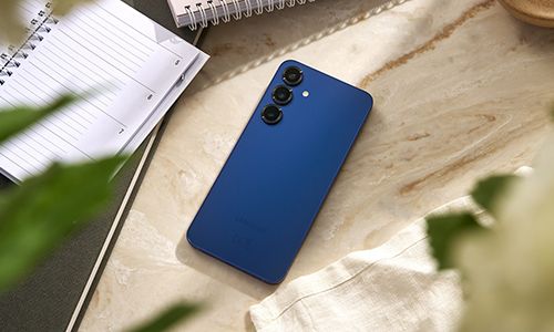 samsung galaxy s25 plus i fargen blå
