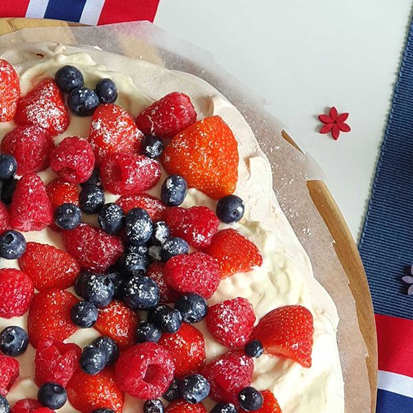 utsnitt av kake 17. mai