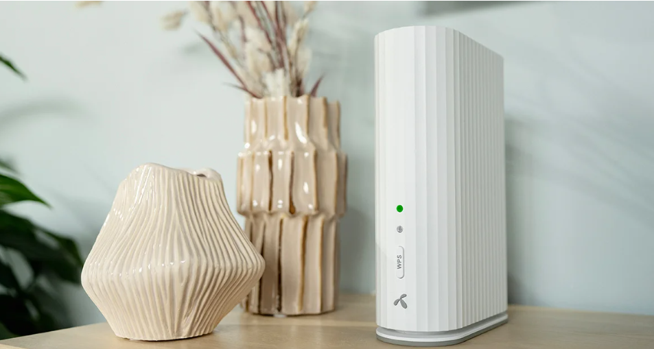 En hvit Wi-Fi-ruter for stabilt nett