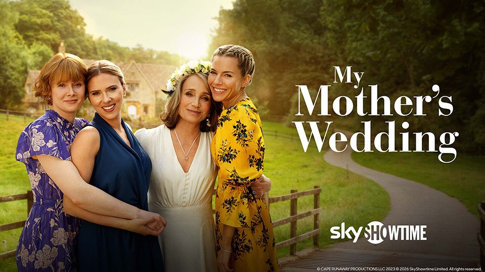 Familieportrett fra "My Mother’s Wedding" på SkyShowtime.