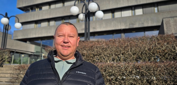 Aktivering av eSIM på mobilskjerm vises