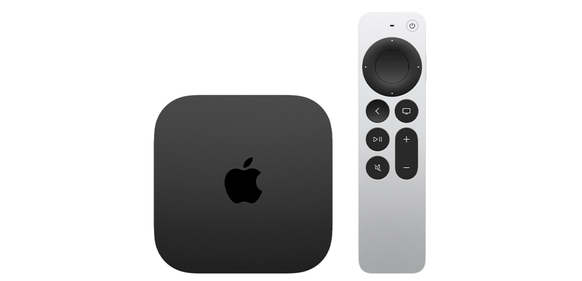 Apple TV med fjernkontroll, svart boks og sølvfarget fjernkontroll